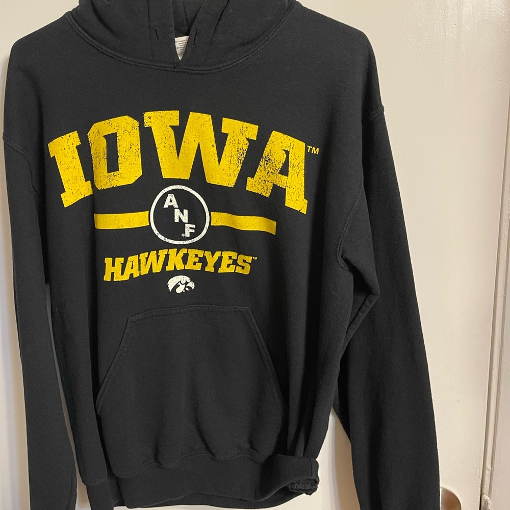 Iowa Hawkeyes Sweater Size adult Small